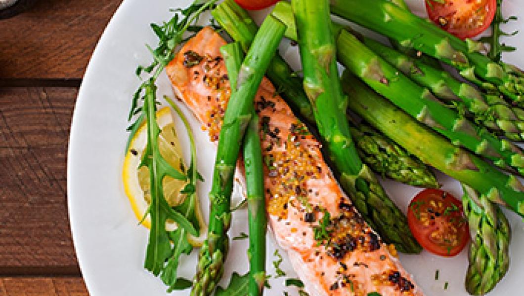 plate of salmon and asparagus